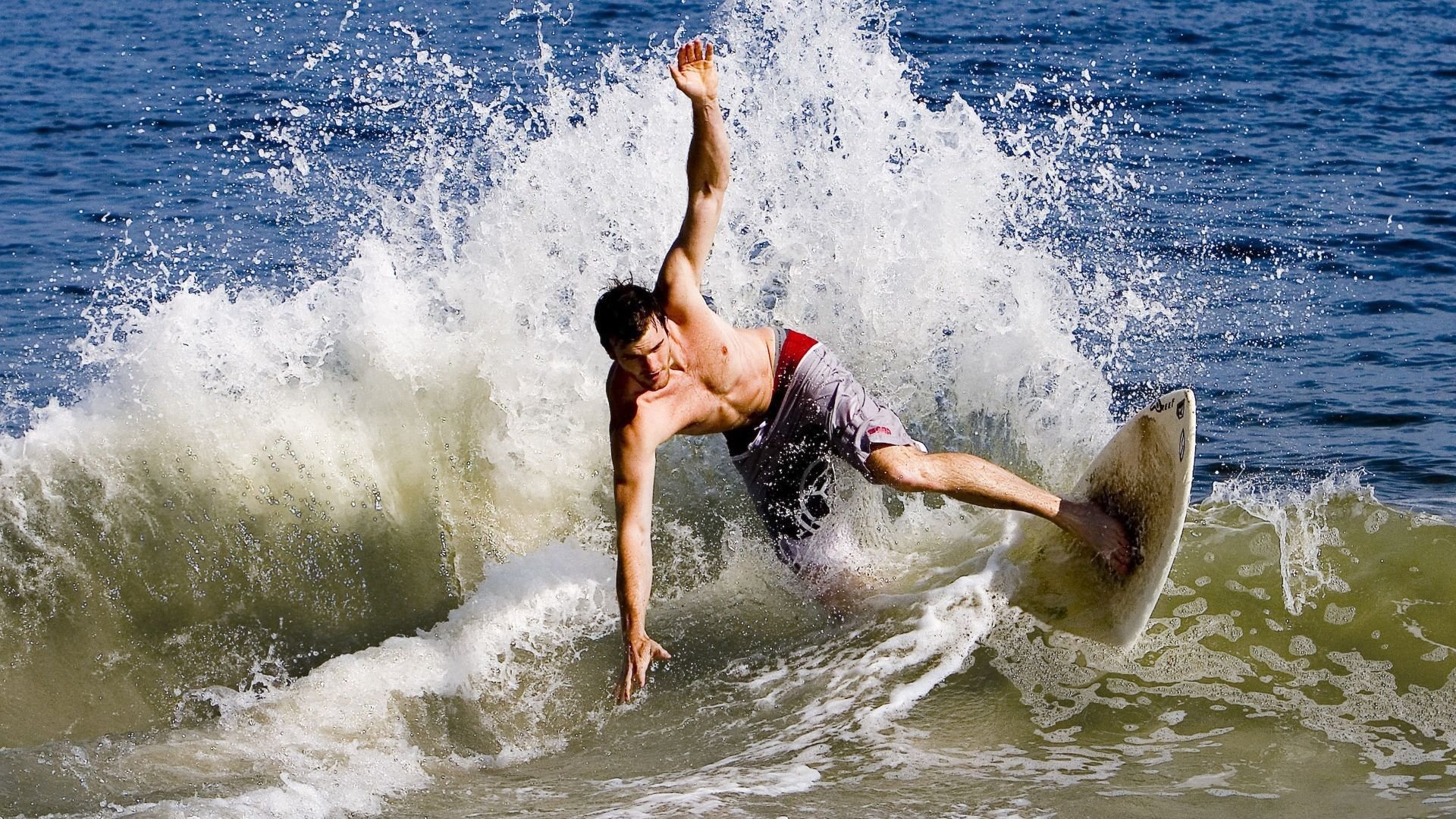 亚冠联赛激战正酣 中超球队逆境中展现韧性