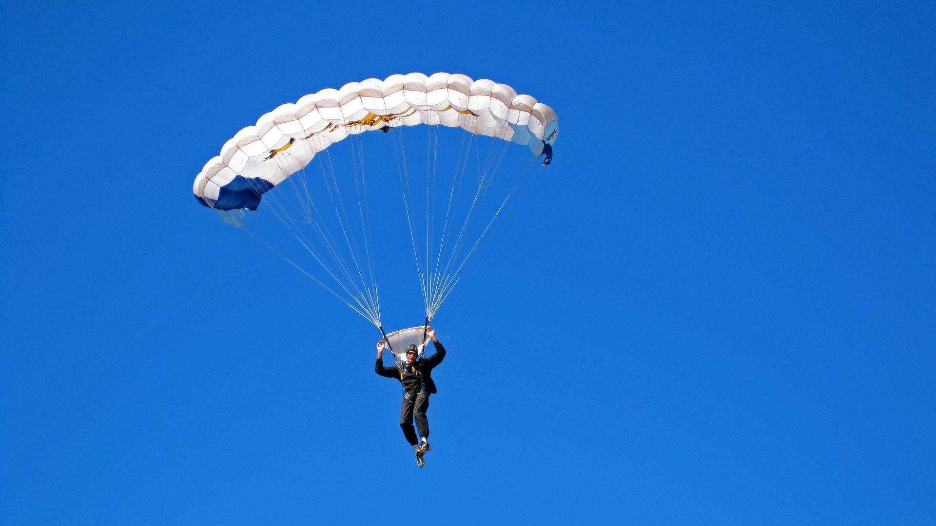 全国羽毛球锦标赛圆满落幕，新锐选手闪耀赛场